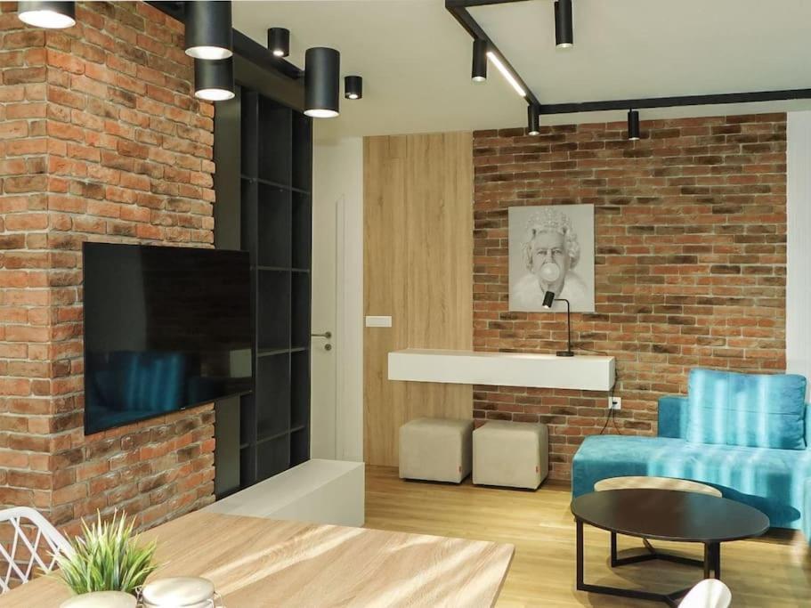 Queen'S Luxury Apartment โอครีด ภายนอก รูปภาพ