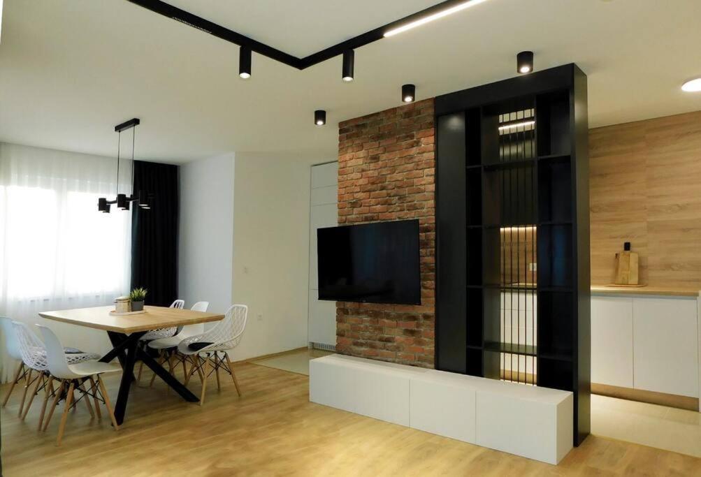 Queen'S Luxury Apartment โอครีด ภายนอก รูปภาพ
